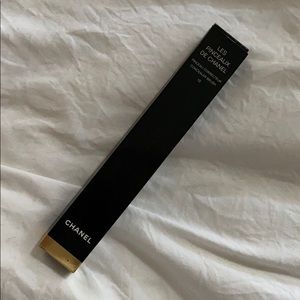 Chanel concealer brush